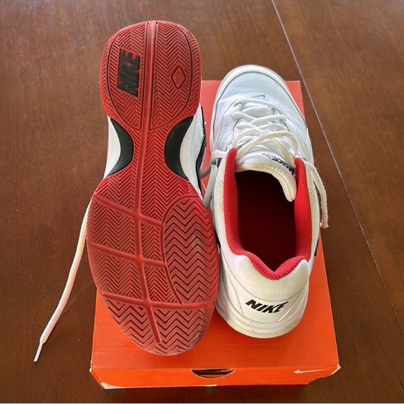 Nike Tennis Court Shoes - Picture 4 of 6